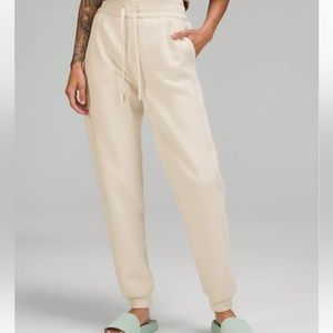 Lululemon- women’s high rise joggers sweat pants